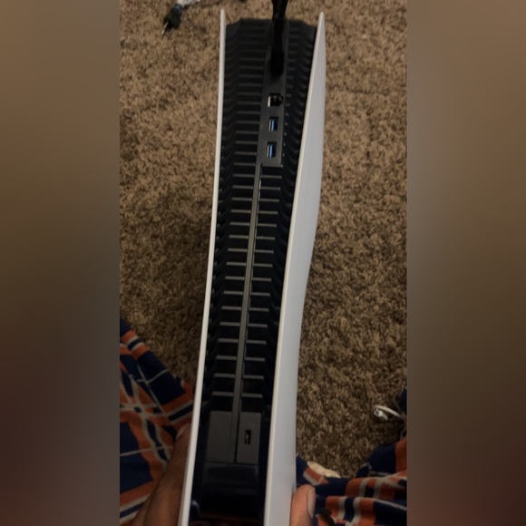 Ps5 for sale come with extra controller, no trades $500 - Picture 1 of 6